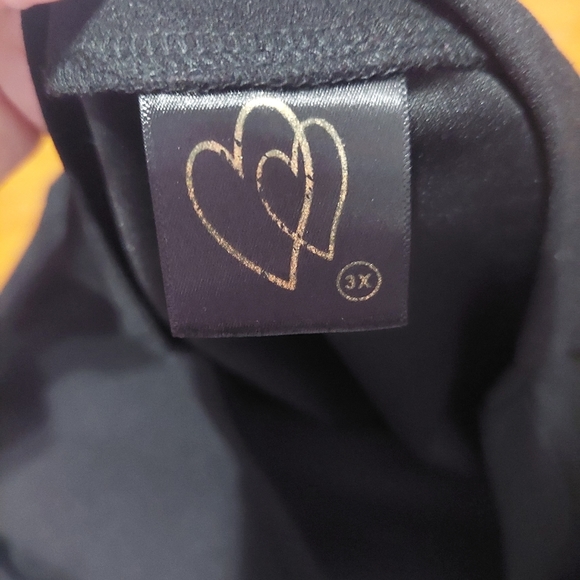 Never worn black blouse with tiered sleeves 3x - Picture 5 of 6